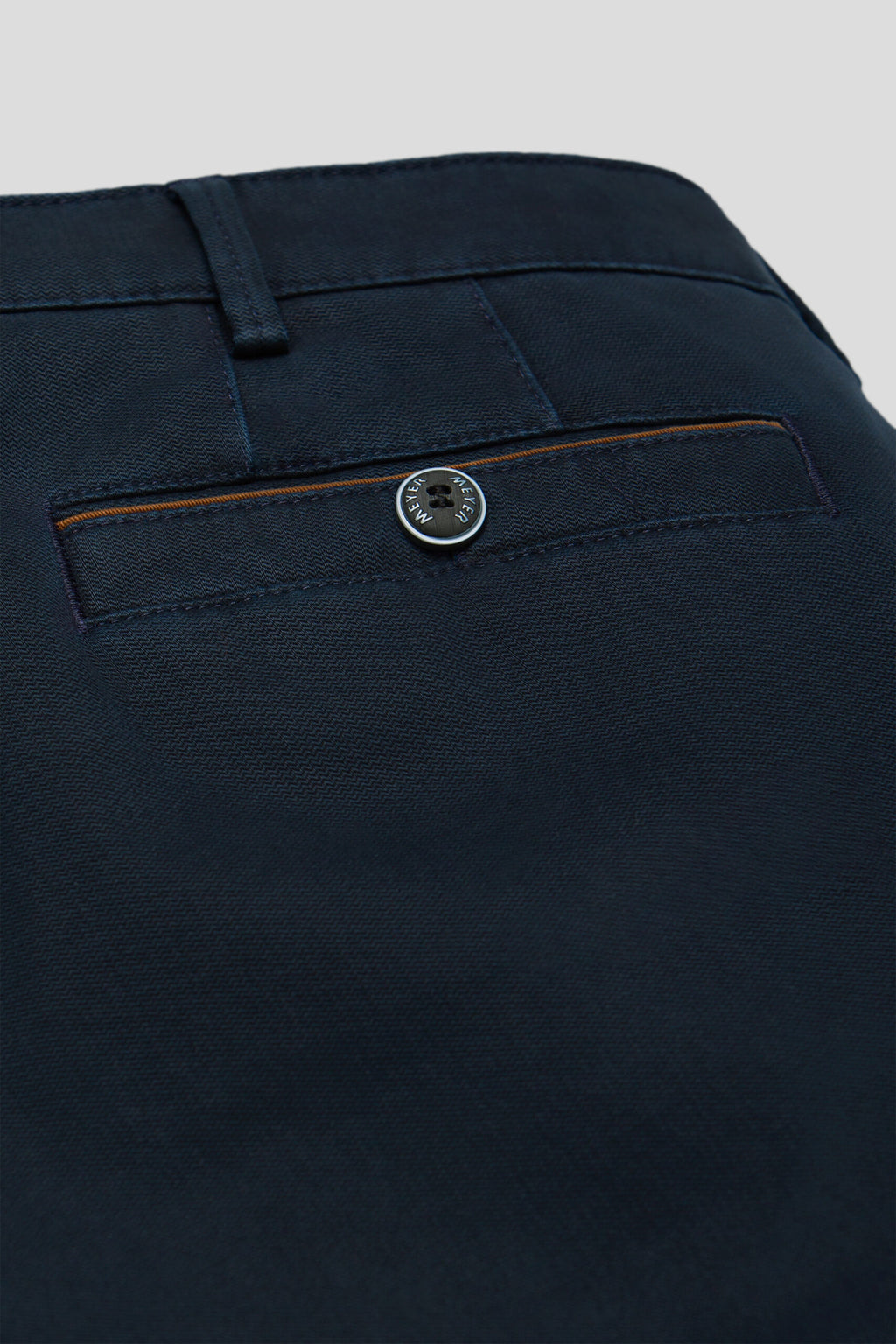 Meyer New York 2-5617 chinos in Navy – pocket detail