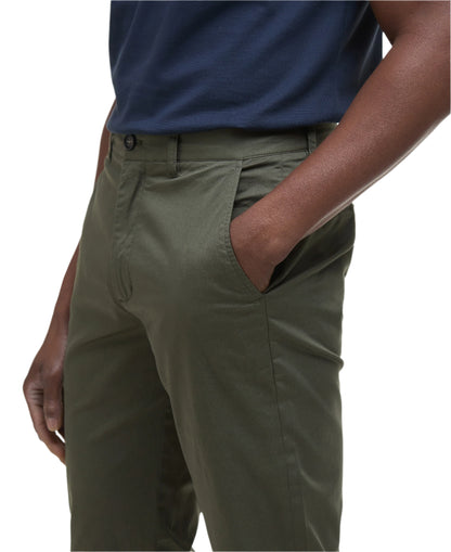 Lightweight Stretch Chino