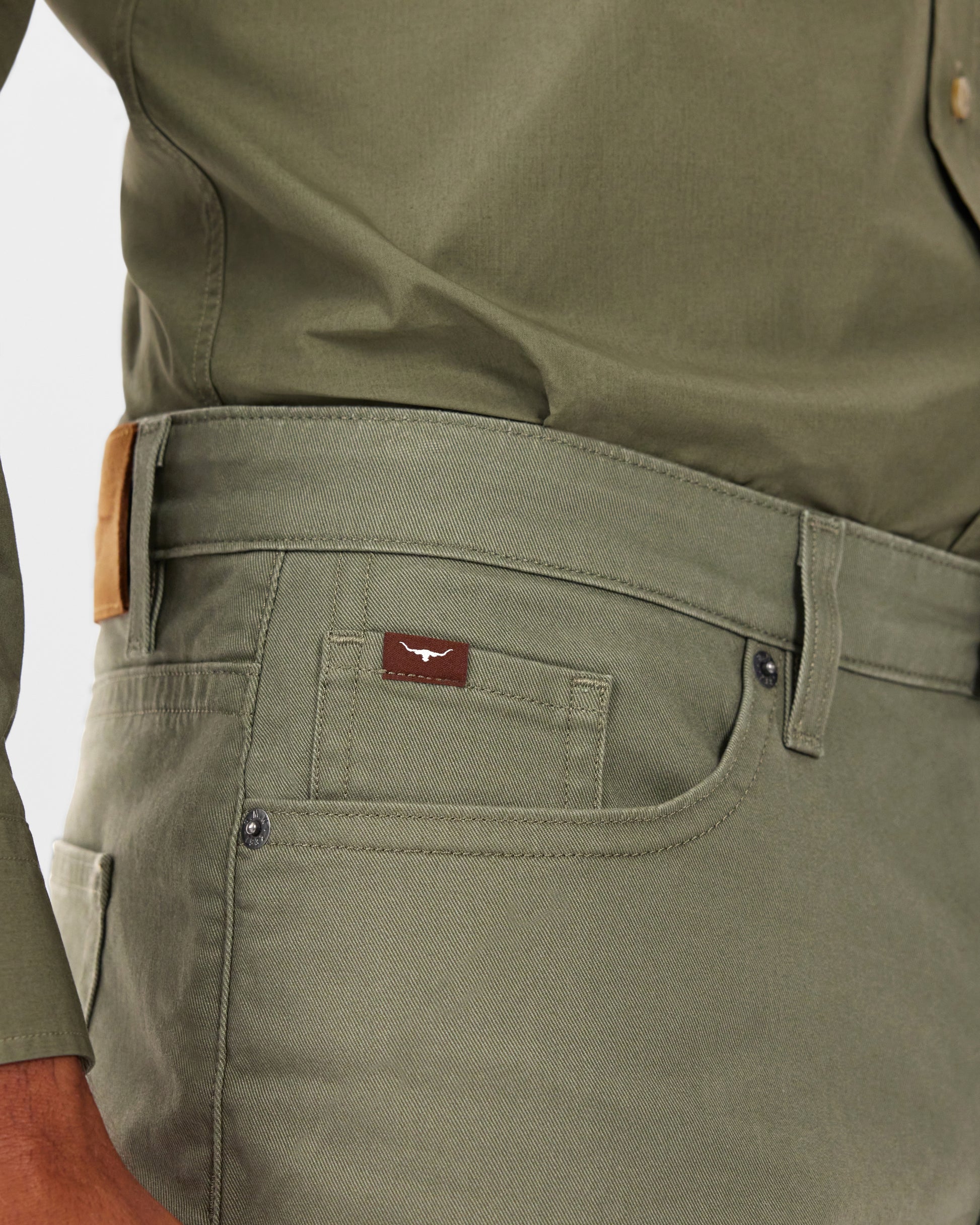 R M Williams - Nicholson Shorts - Colour: Olive