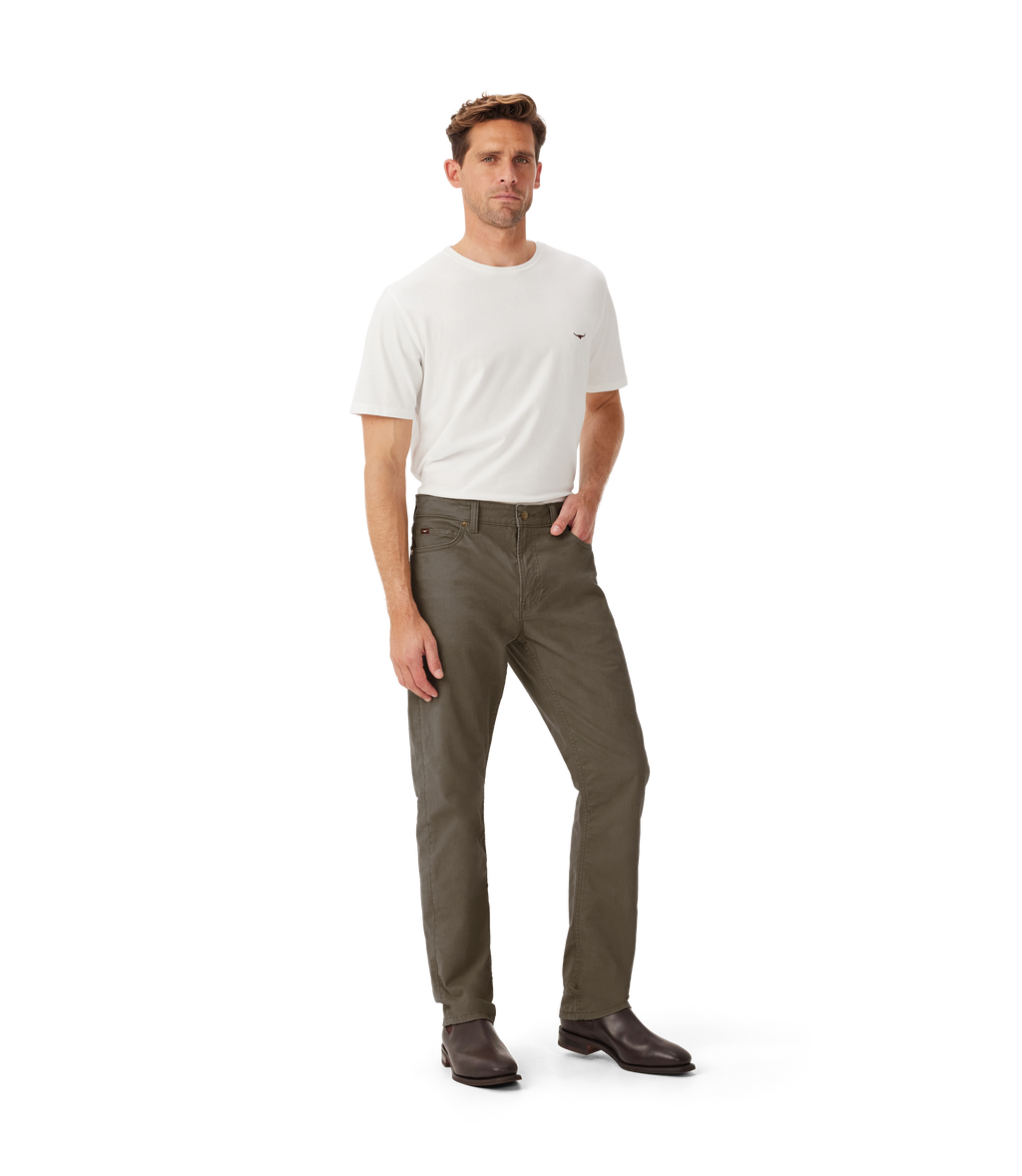 R.M.Williams Ramco 5 Pocket stretch twill in Silt – full-length model view