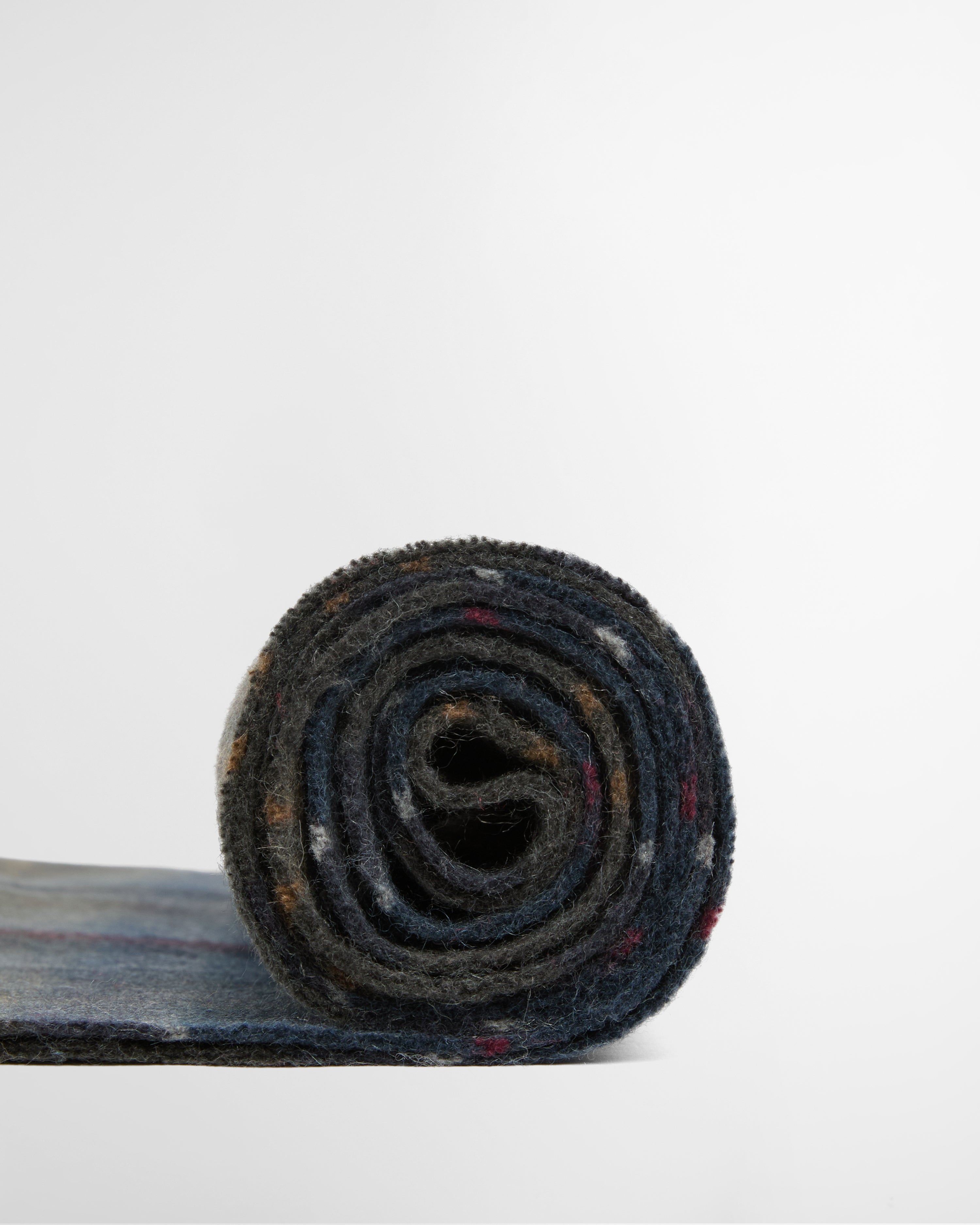 Braden Tartan Scarf in Shadow Classic Tartan – fabric detail