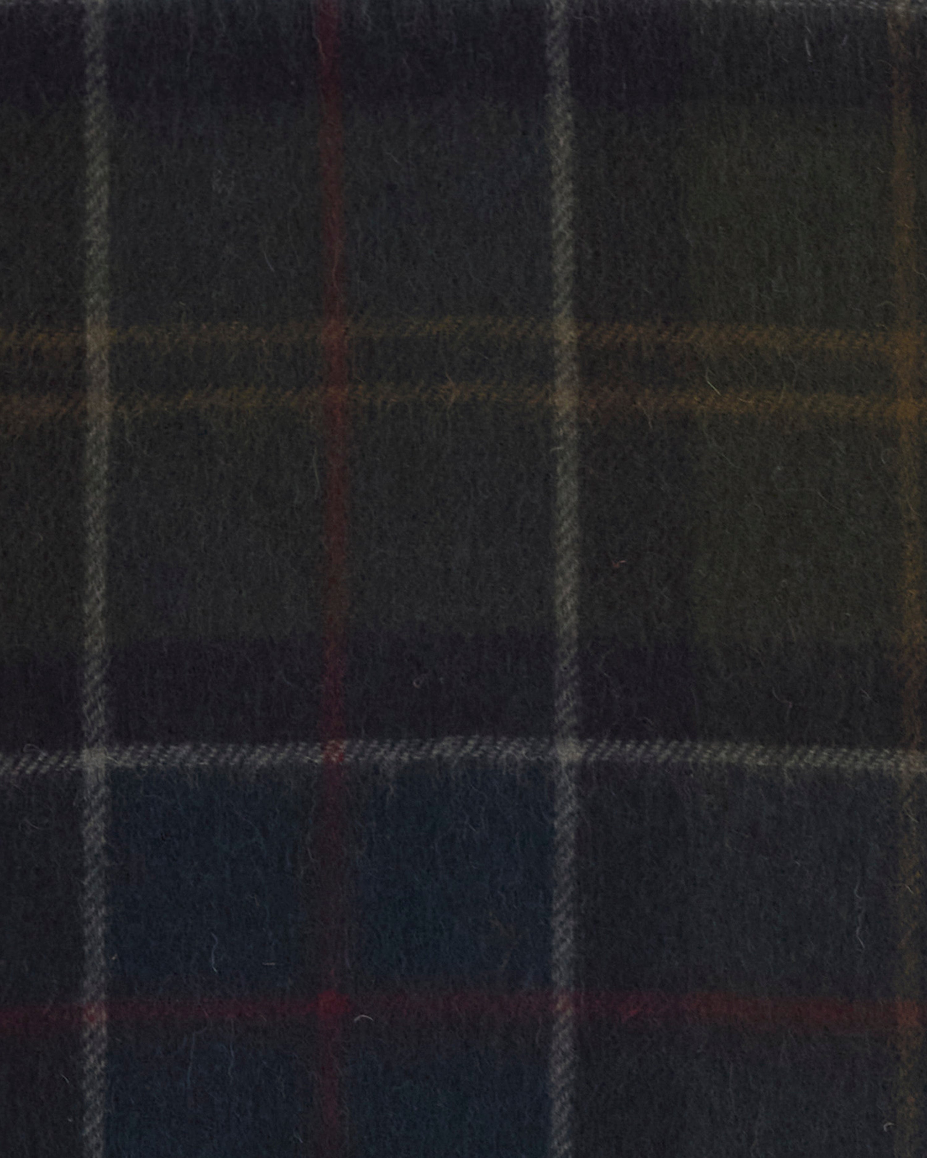 Braden Tartan Scarf in Shadow Classic Tartan – detail view