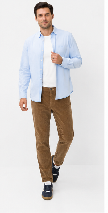 Brax Cadiz 7-1833 corduroy trousers in Nougat – model front view