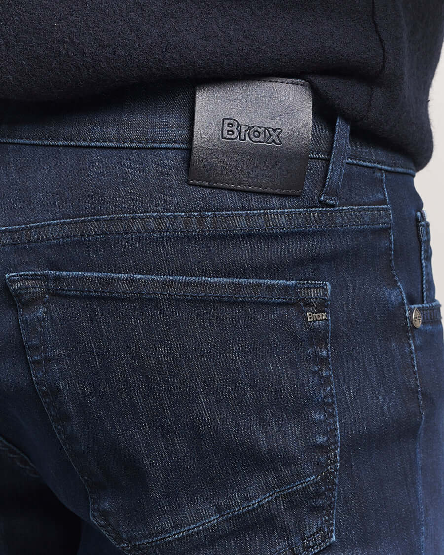 Brax Chuck 80-6500 jeans in Raw Used – branding detail