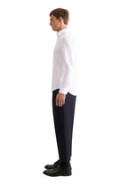 Seidensticker Slim Fit white twill business shirt – styled with navy tailoring