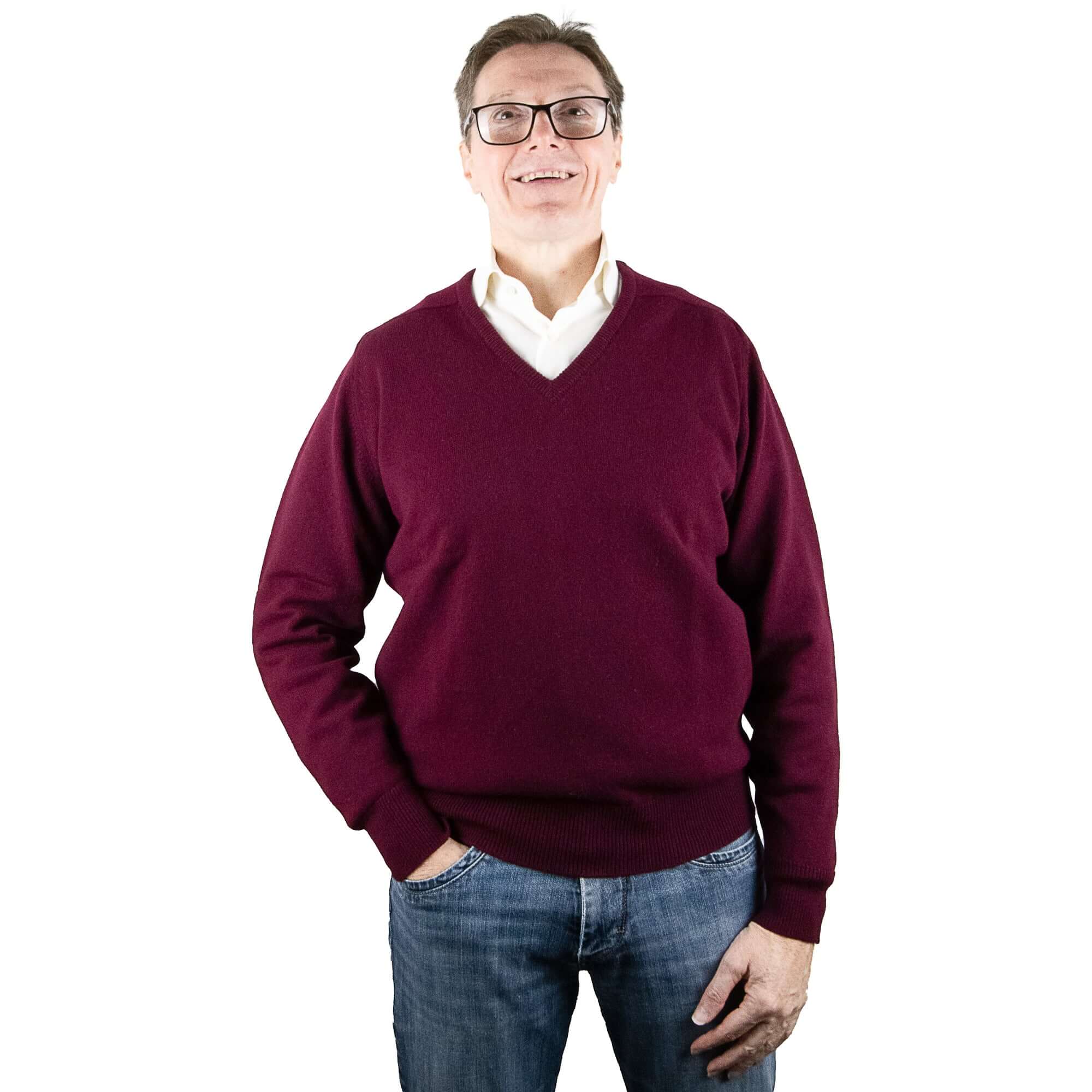 William Lockie - Lambswool V Neck Pullover - Colour: Bordeaux